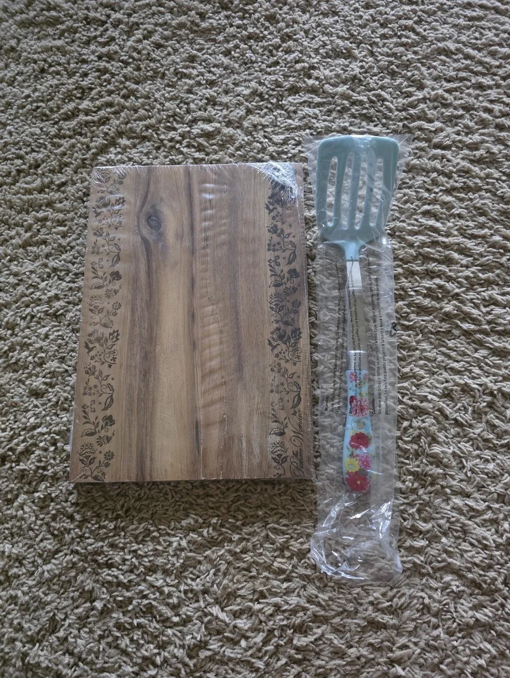 The Pioneer Wooded Board and Spatula.